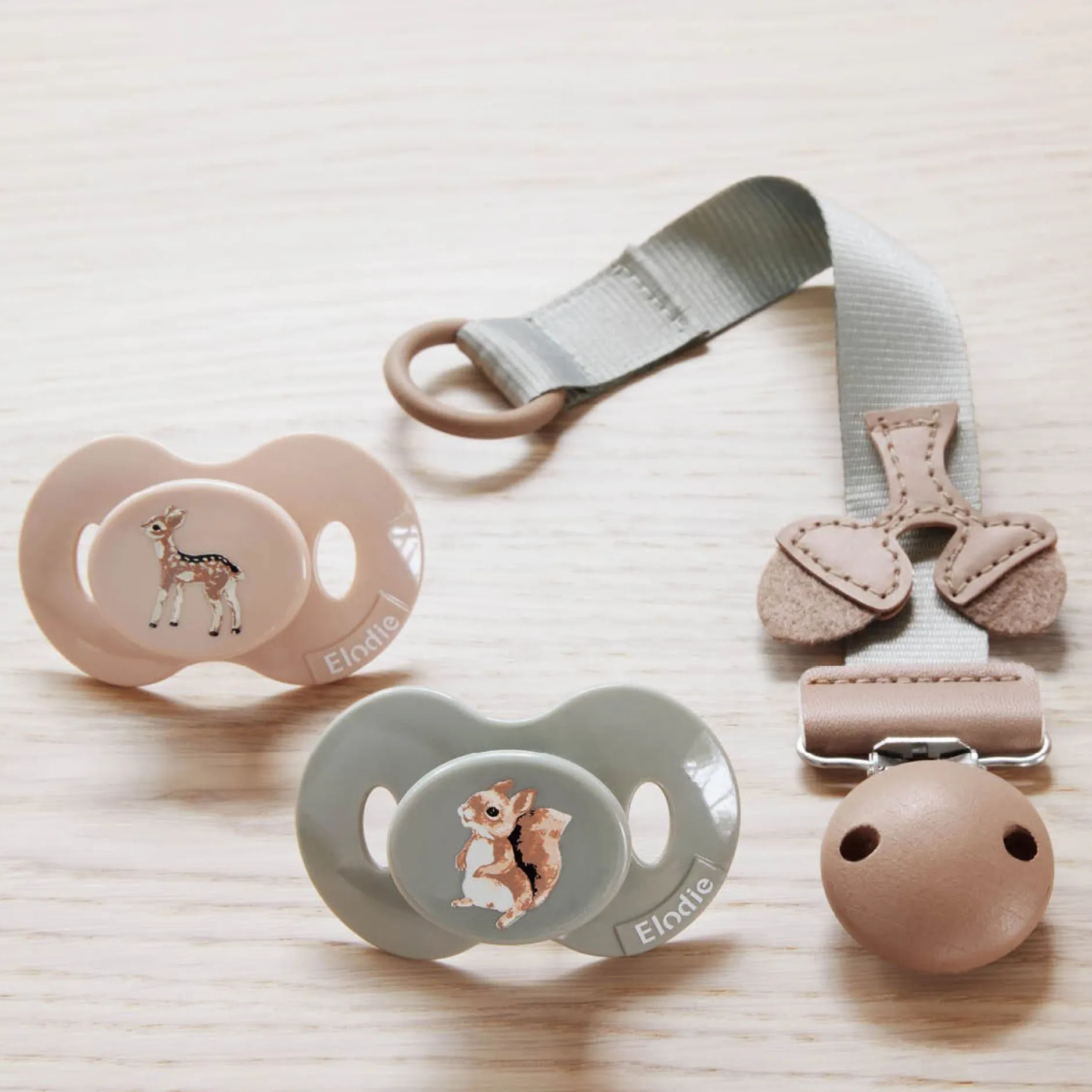Attaches Sucettes*Elodie Details Attache tétine en bois de Hazy Jade Acorn