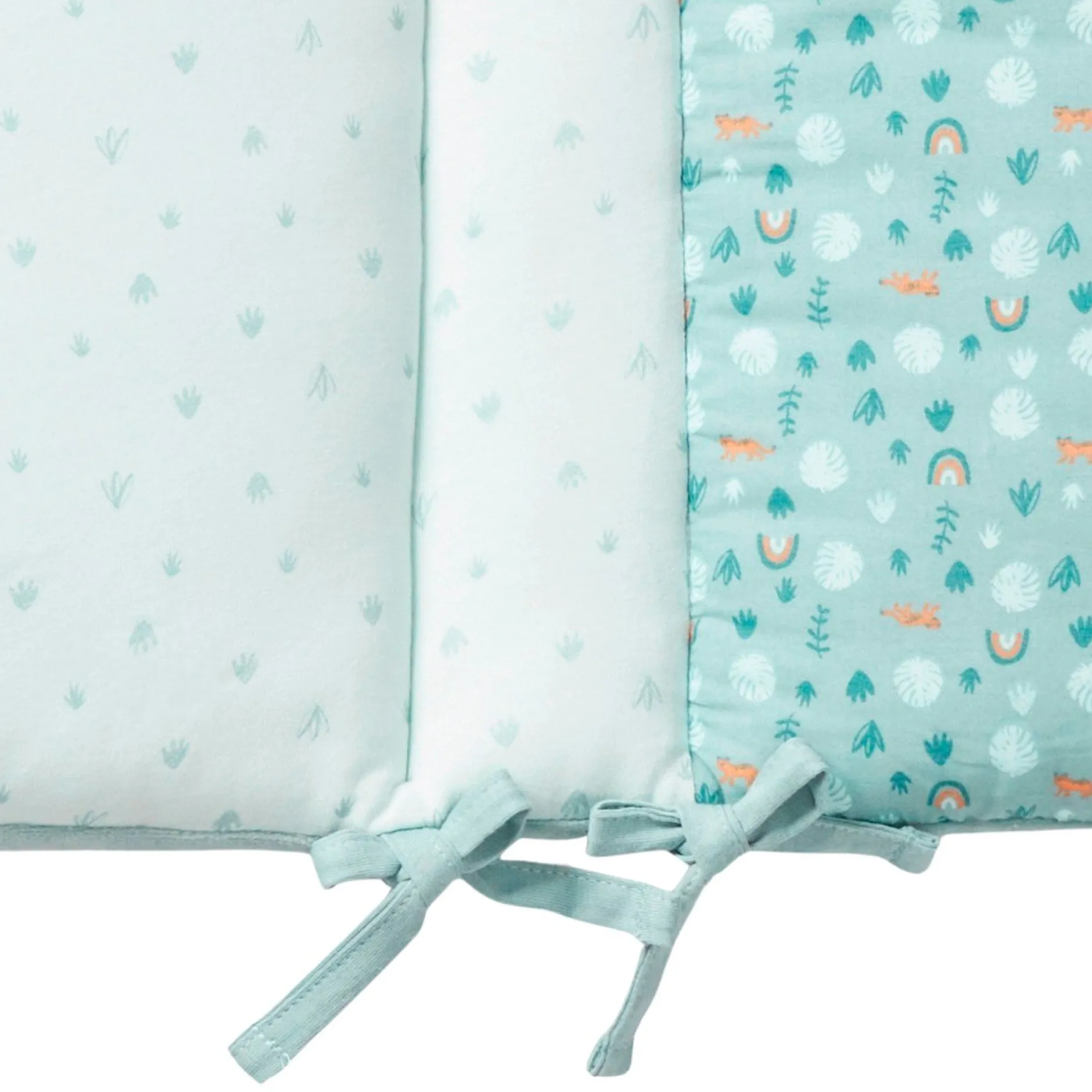 Tours De Lit*Petit à petit Au cœur de la jungle Tour de lit en velours de Eucalyptus