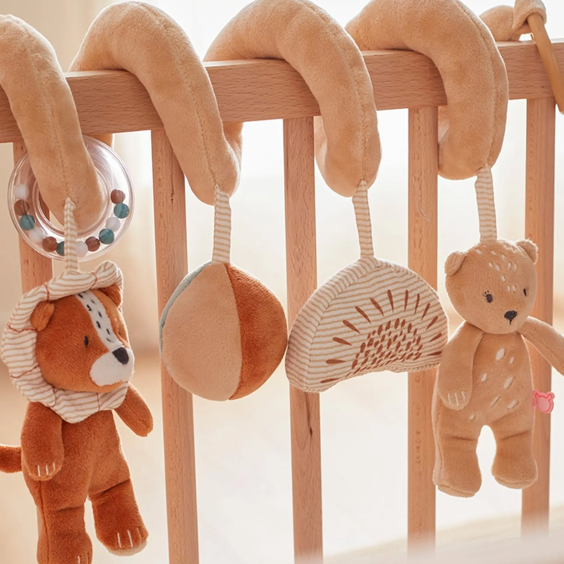 Peluches À Accrocher*Noukies Babou & Kendi Spirale d'activités de