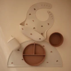 Bavoirs*mushie Bavoir en silicone de Rainbow