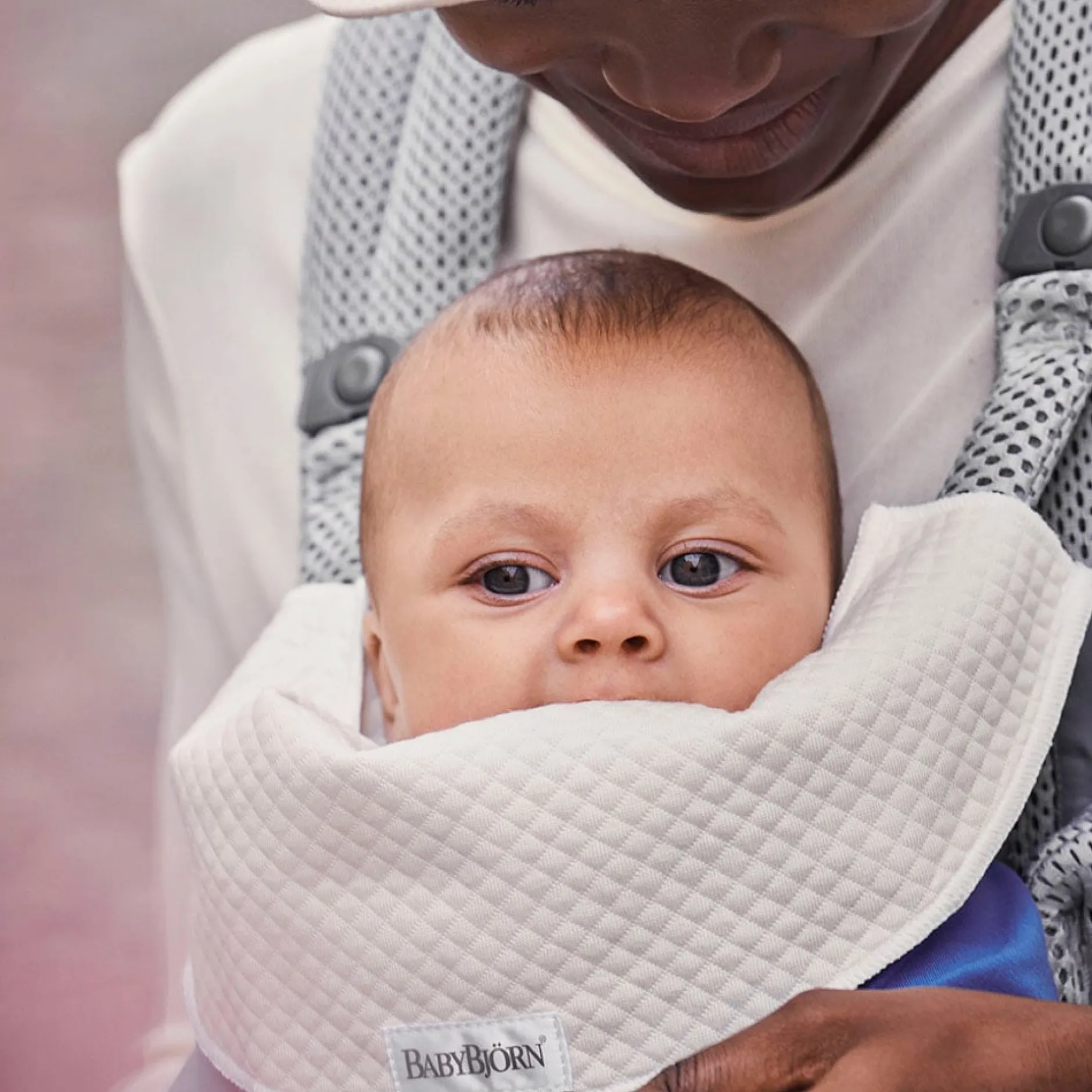 Accessoires|Tout Pour Vos Balades*BabyBjörn Bavoir pour porte-bébé Move & Mini de Blanc