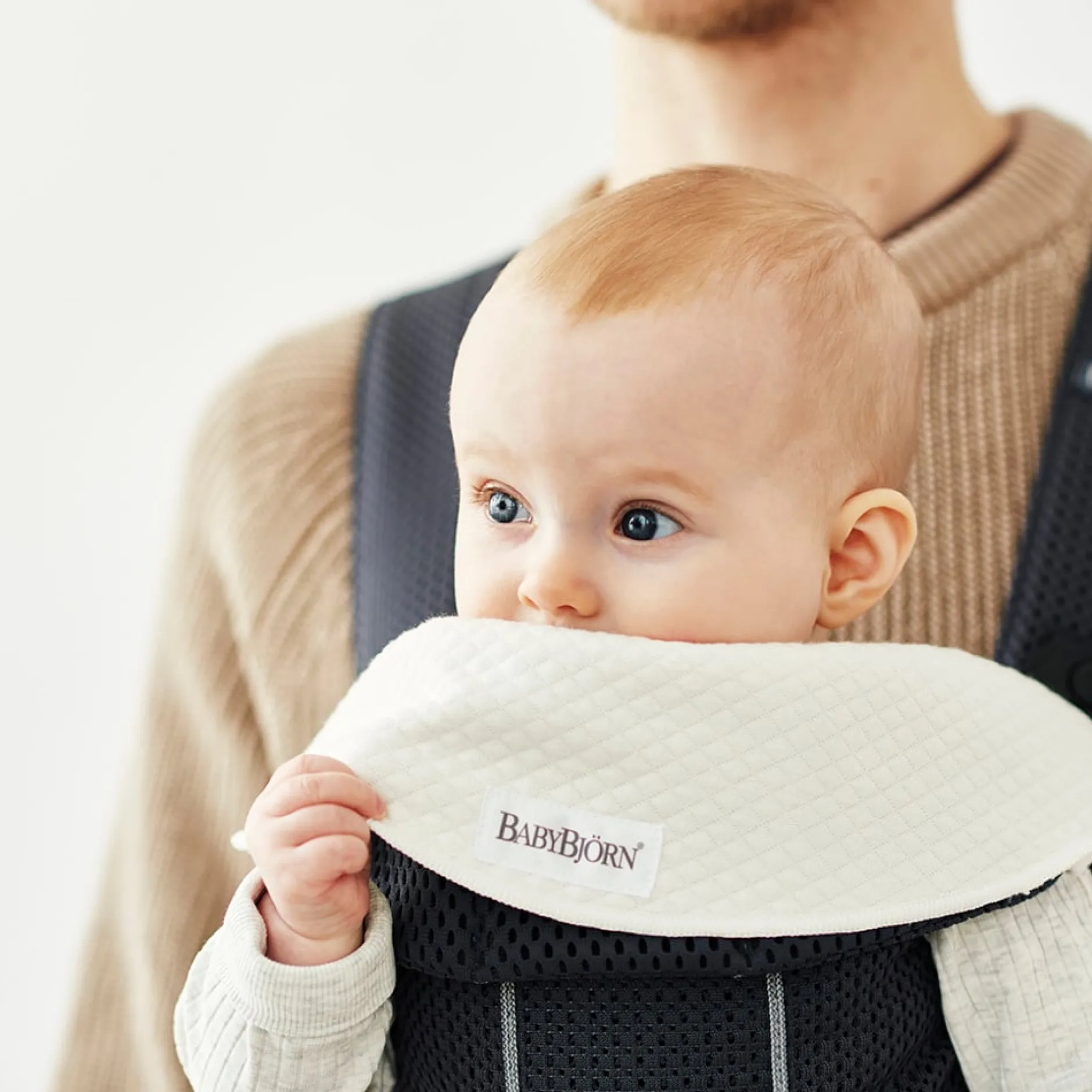 Accessoires|Tout Pour Vos Balades*BabyBjörn Bavoir pour porte-bébé Move & Mini de Blanc