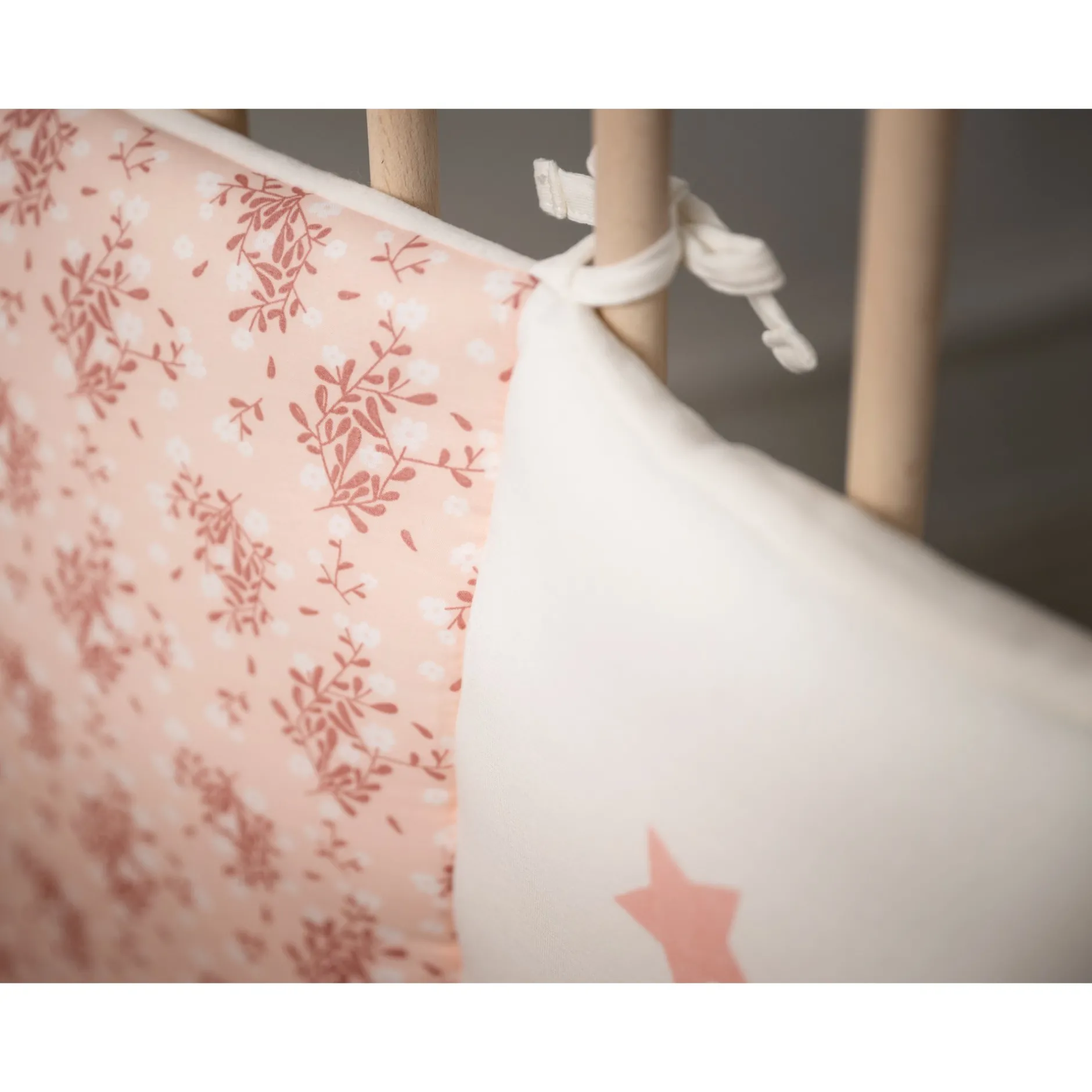 Tours De Lit*Petit à petit Bonne nuit les chatons Tour de lit en velours de Foliage