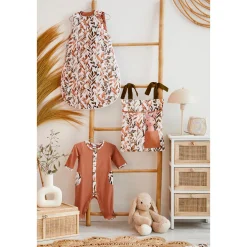 Gigoteuses & Nids D'Ange*BB&Co Caramel Forest Gigoteuse ouatinée de Imprimé feuillages cassonade