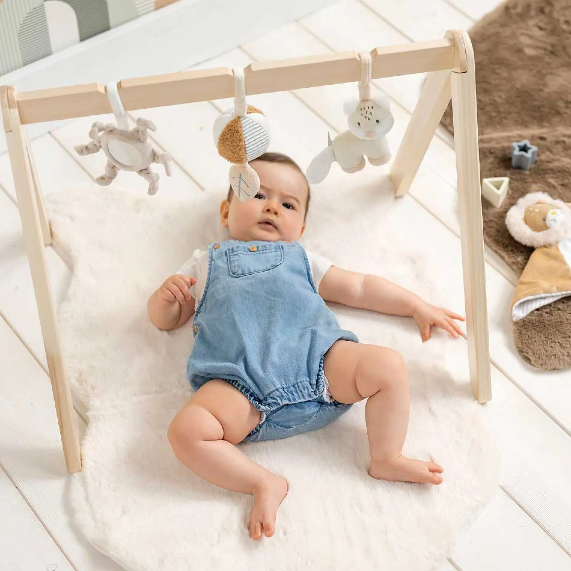 Arches*Nattou Flo, Ernest & Oli Arche en bois avec jouets de Flo Beige