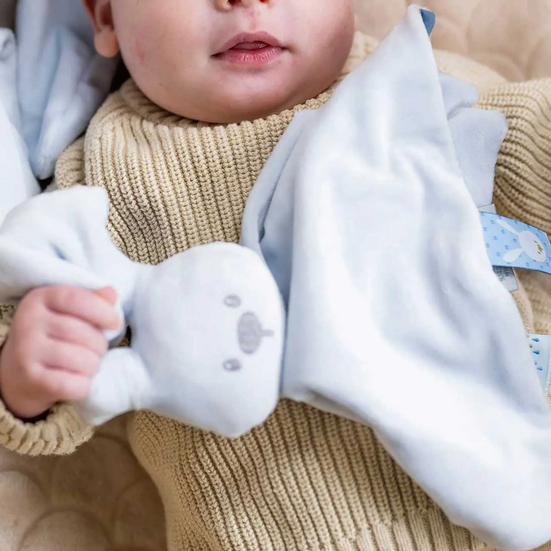 Doudous*Nattou Lapidou doudou lapin à motifs - Glow in the dark de Bleu Pastel