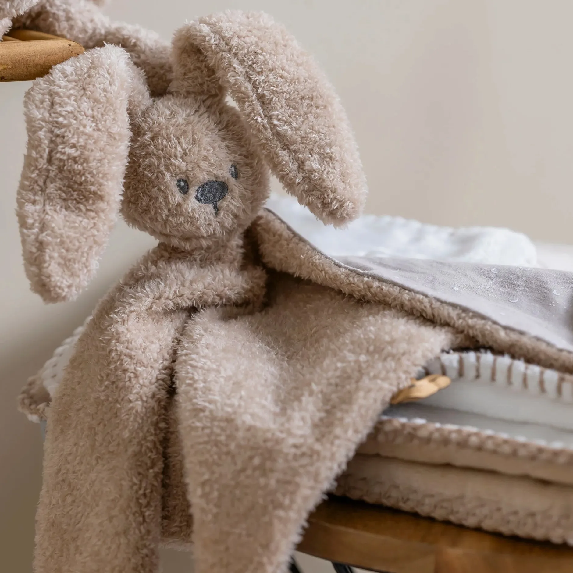 Doudous*Nattou Lapidou grand doudou lapin - Glow in the dark de Teddy sable