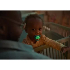 Sucettes*Philips AVENT Lot de 2 sucettes Ultra Air Nuit Aléatoire 6 - 18 mois de