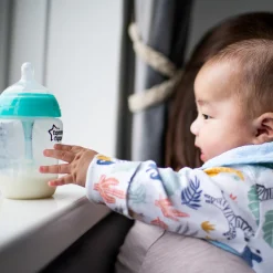 Tétines*Tommee Tippee Lot de 2 tétines anti-colique Débit moyen de