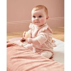 Tapis D'Éveil*Noukies Popsie, Gigi & Louli Tapis d'activités / Tapis de parc Popsie mousseline 75 x 95 cm de Écru/Rose