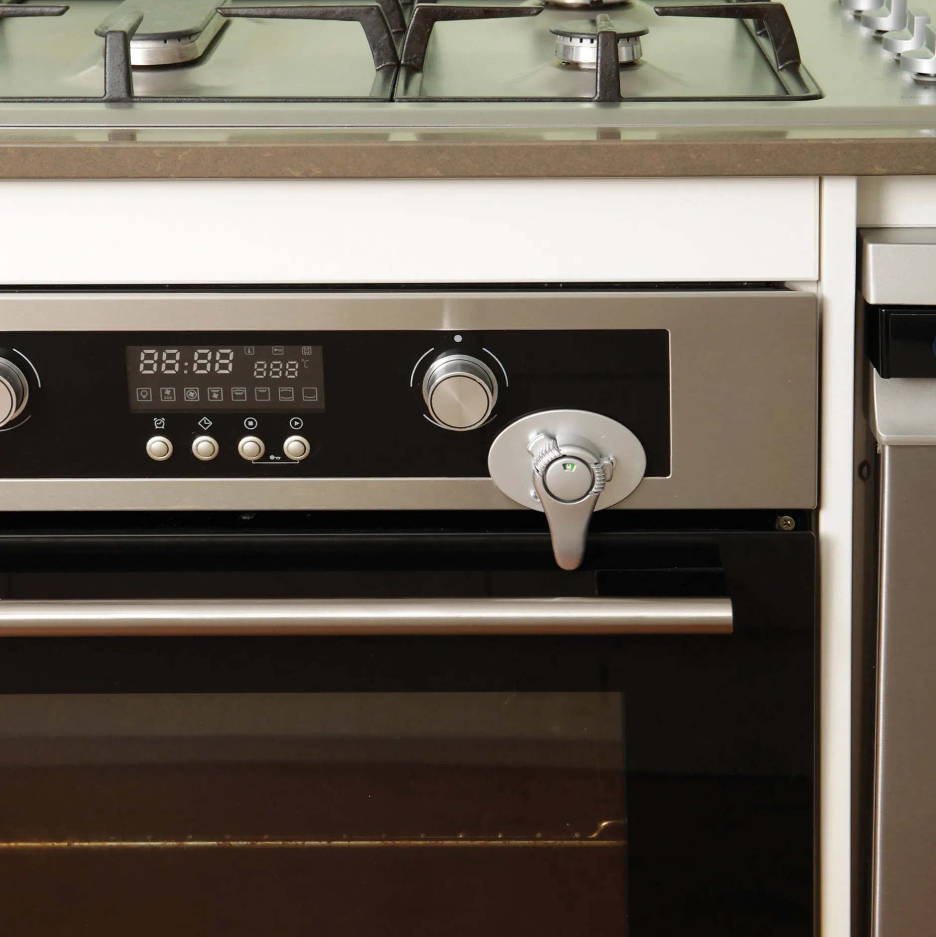 Sécurité Domestique*Dreambaby Serrure de four Ezy-check® de la gamme Style™ de argent