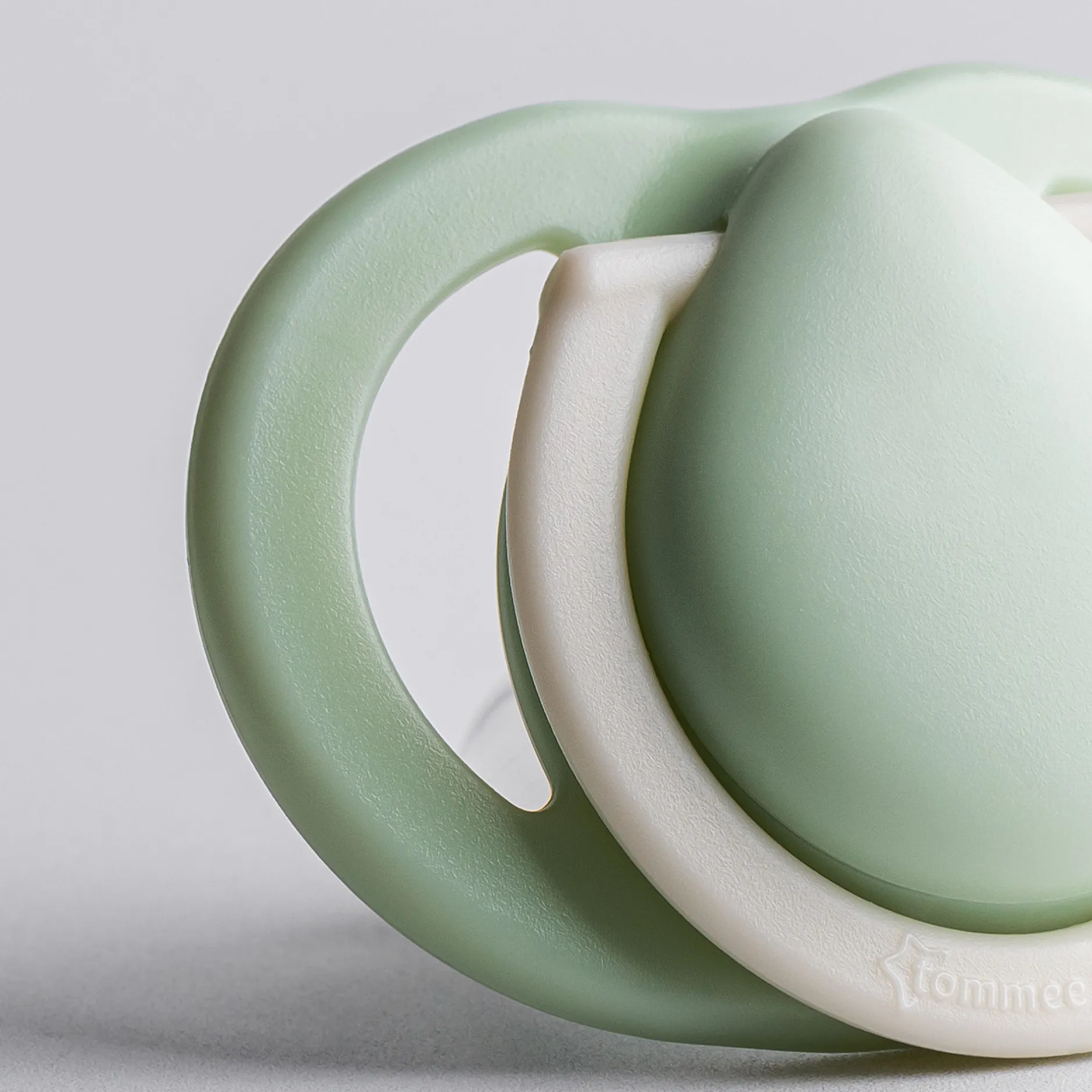 Sucettes*Tommee Tippee Sucettes nouveau-né lot de 2 de Aléatoire