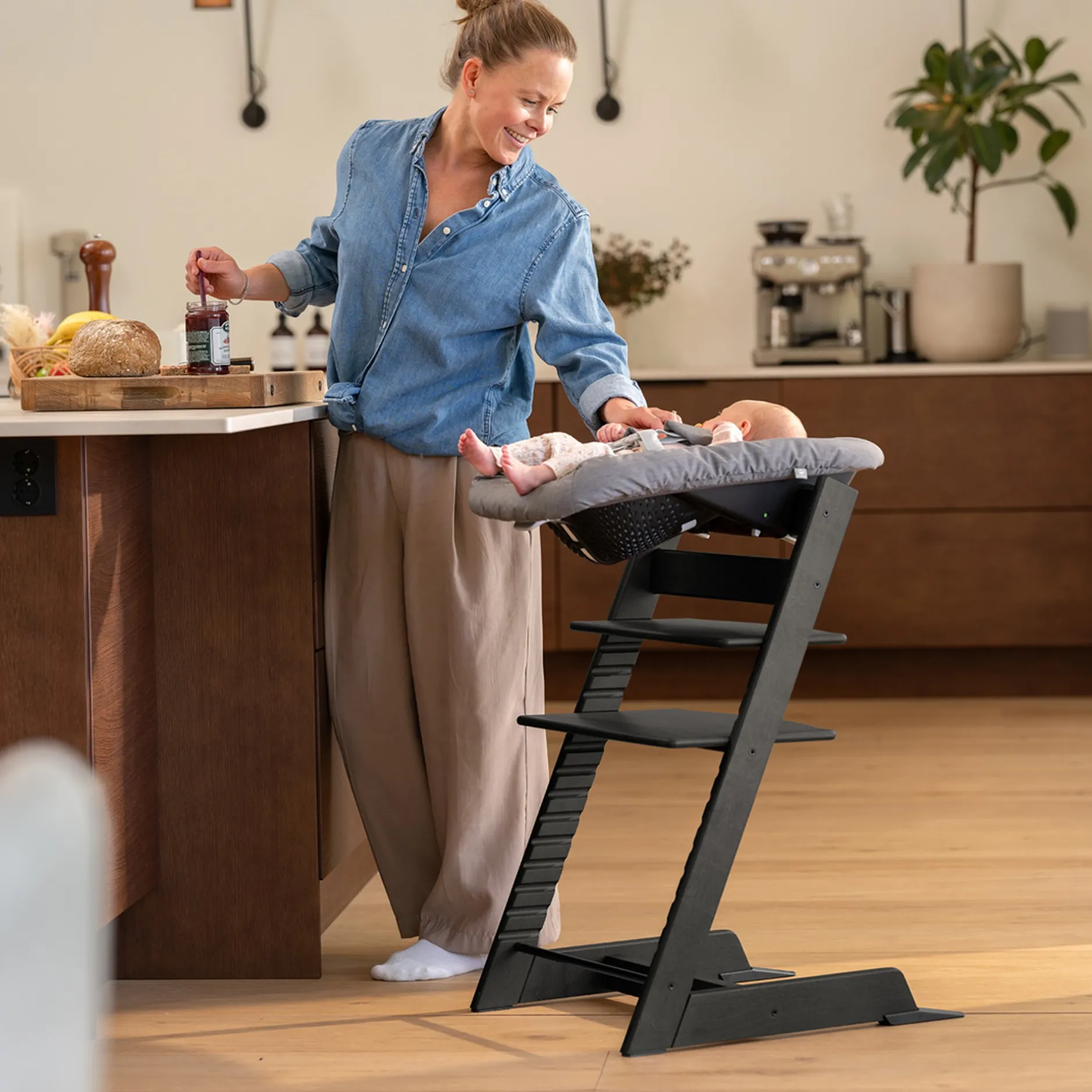 Chaises Hautes Évolutives*Stokke® Tripp Trapp® Pack Chaise haute + Baby Set + Newborn Set de Noir / Anthracite